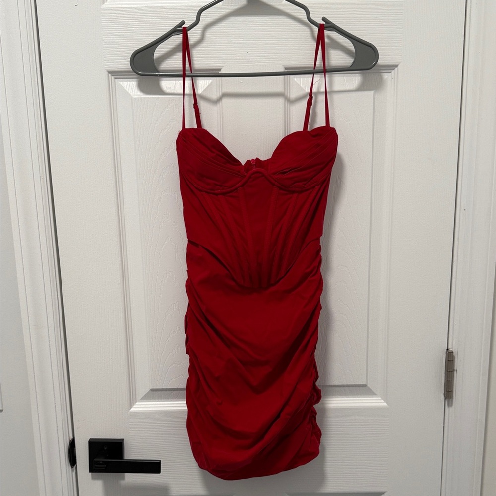 Chic Backless Red Dress - image 5